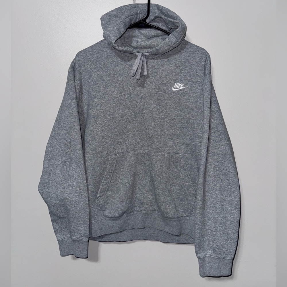 Nike Club Fleece Hoodie Men’s Size Medium Heather Gray Pullover White Swoosh